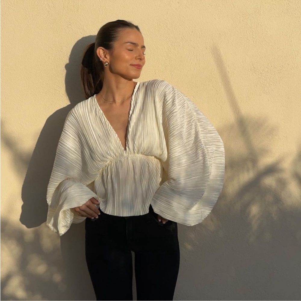 Lulu's Cream Pleated Blouse